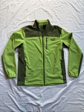 The North Face Two-Tone Lime and Olive Softshell Jacket Men’s Large